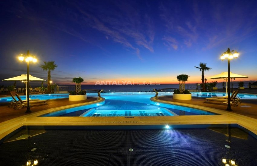 عقارات فاخرة للبيع بمفهوم فندق 5 نجوم في كوناكلي 13