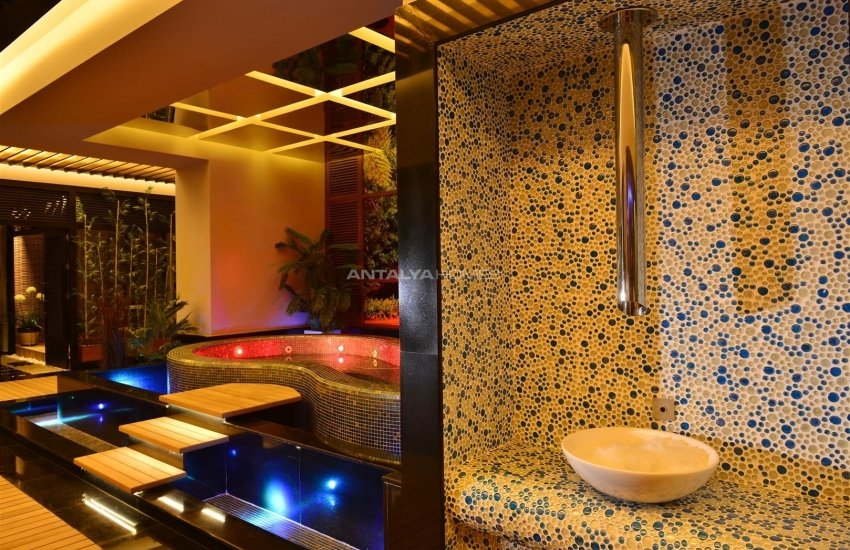 عقارات فاخرة للبيع بمفهوم فندق 5 نجوم في كوناكلي 22