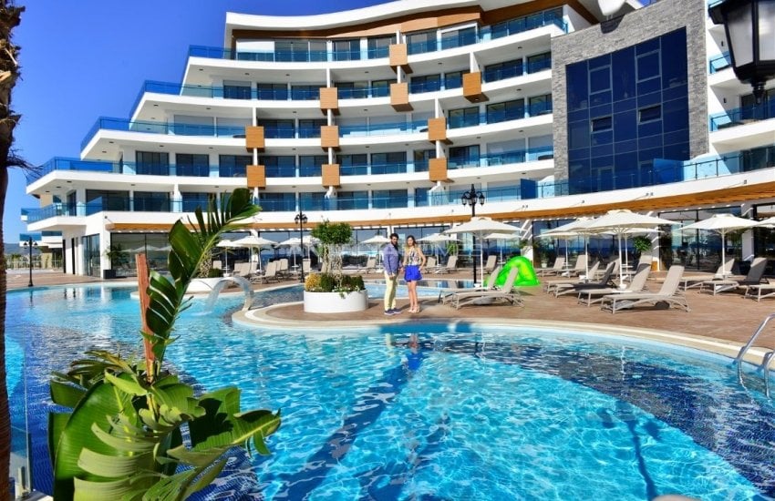 عقارات فاخرة للبيع بمفهوم فندق 5 نجوم في كوناكلي 12