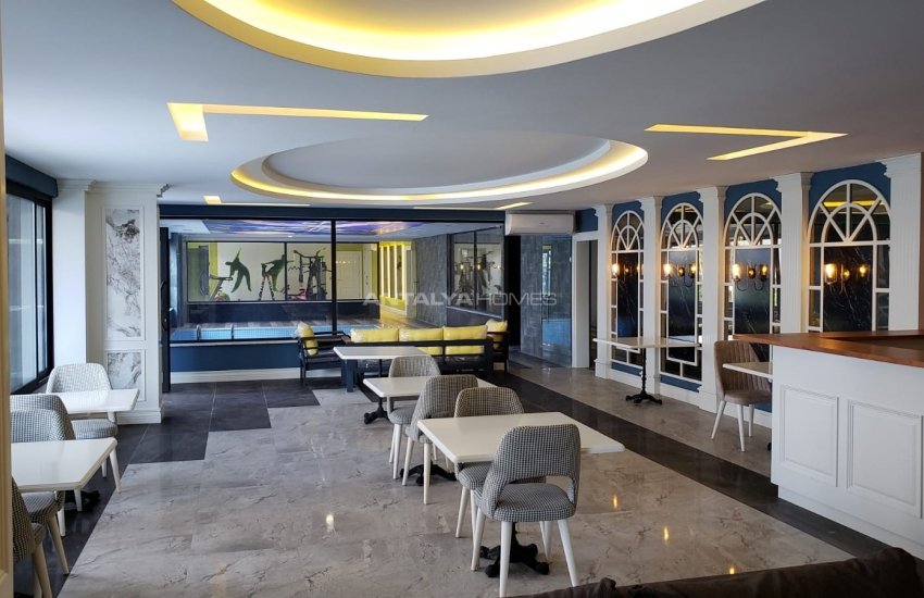 Penthouse Apartment with a Terrace with Sea View in Alanya 12