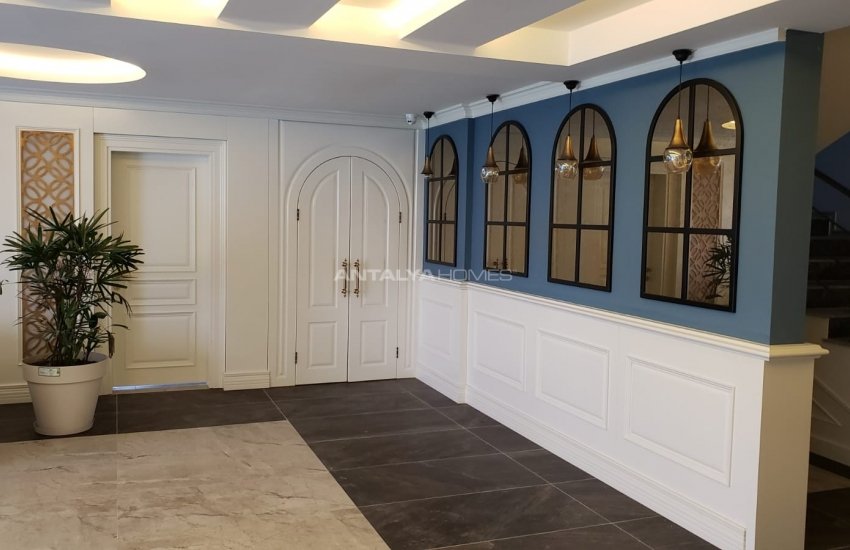 Penthouse Apartment with a Terrace with Sea View in Alanya 9