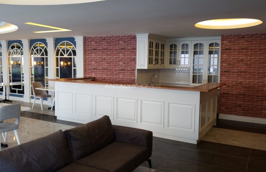 Penthouse Apartment with a Terrace with Sea View in Alanya 10