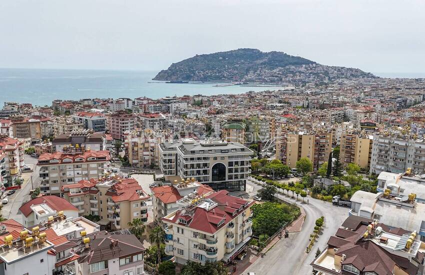 Alanya Şehir Merkezinde Plaja Yakın Lüks Tasarımlı Daireler