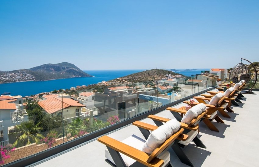 Classy Kalkan Villa with Infinity Pool Overlooking the Sea 3