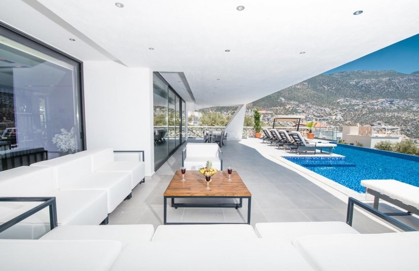 Classy Kalkan Villa with Infinity Pool Overlooking the Sea 14