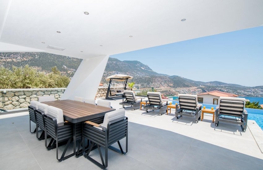 Classy Kalkan Villa with Infinity Pool Overlooking the Sea 15