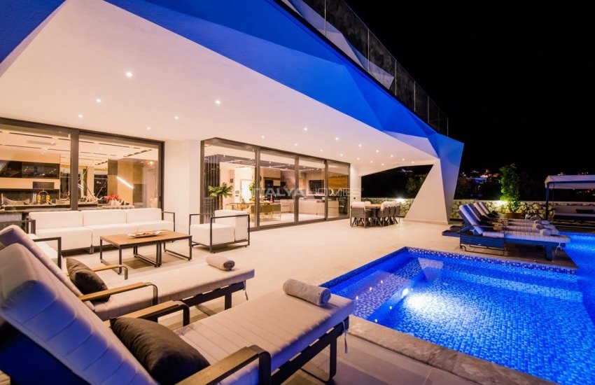 Classy Kalkan Villa with Infinity Pool Overlooking the Sea 19