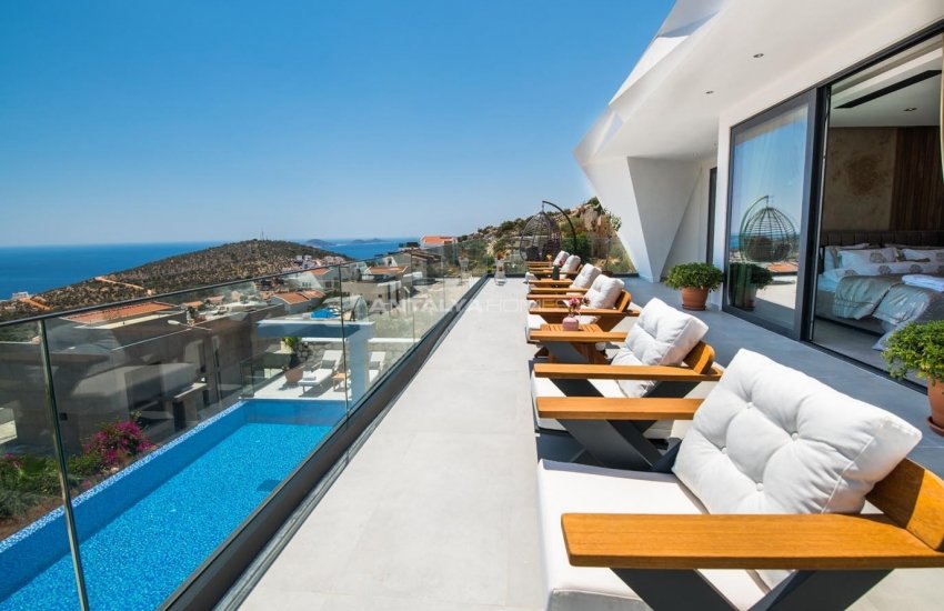 Classy Kalkan Villa with Infinity Pool Overlooking the Sea 4