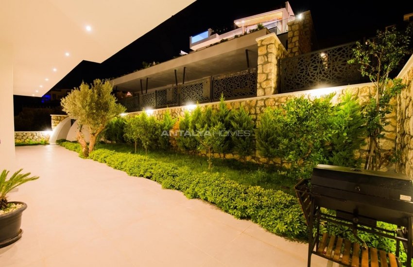 Classy Kalkan Villa with Infinity Pool Overlooking the Sea 23