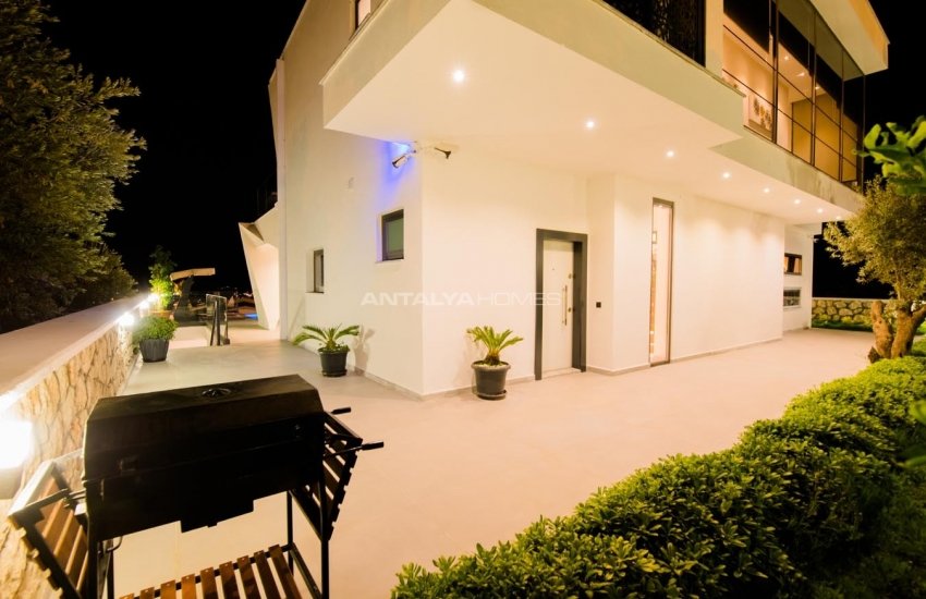 Classy Kalkan Villa with Infinity Pool Overlooking the Sea 24