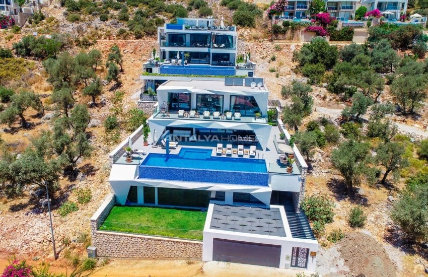 Classy Kalkan Villa with Infinity Pool Overlooking the Sea 2