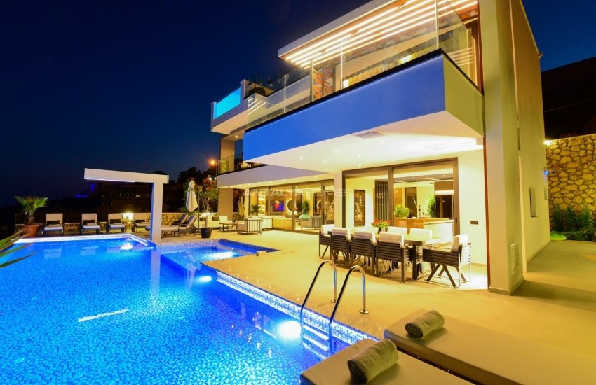 Ultra Luxurious Villa with 3 Swimming Pools in Kalkan 15