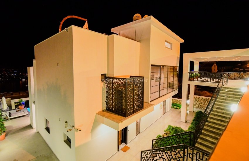 Ultra Luxurious Villa with 3 Swimming Pools in Kalkan 25
