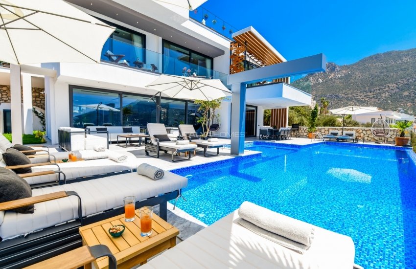 Ultra Luxurious Villa with 3 Swimming Pools in Kalkan 34