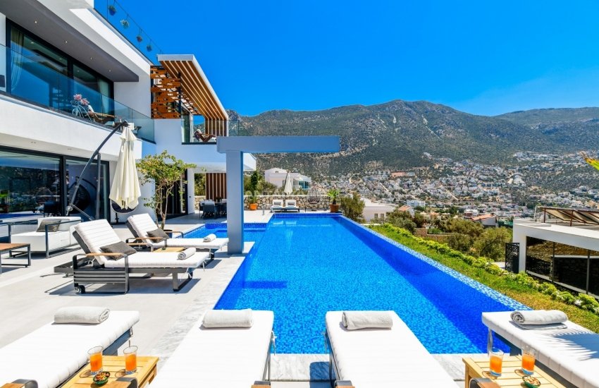 Ultra Luxurious Villa with 3 Swimming Pools in Kalkan 36