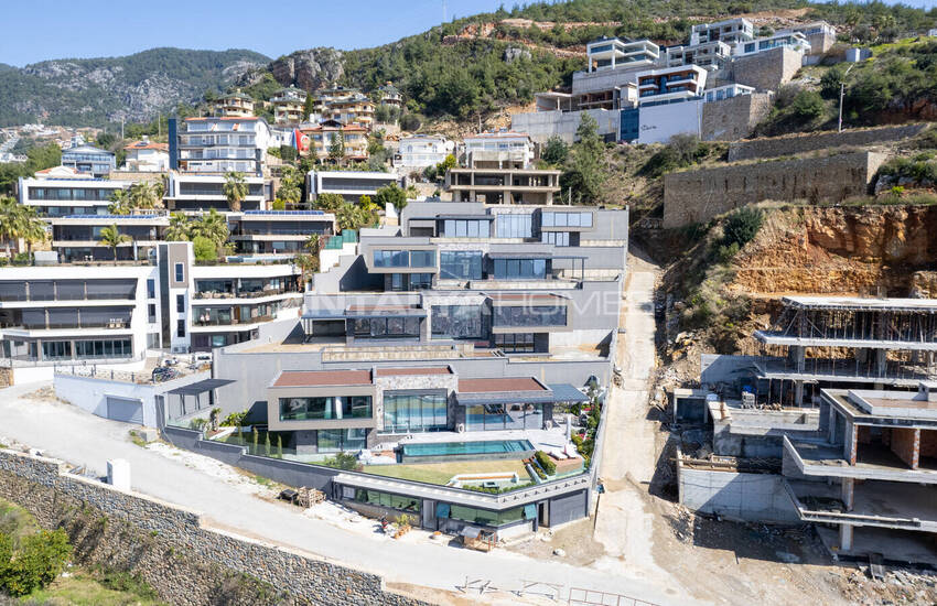 Alanya'da Modern Tasarıma Sahip Deniz Manzaralı Villalar 9
