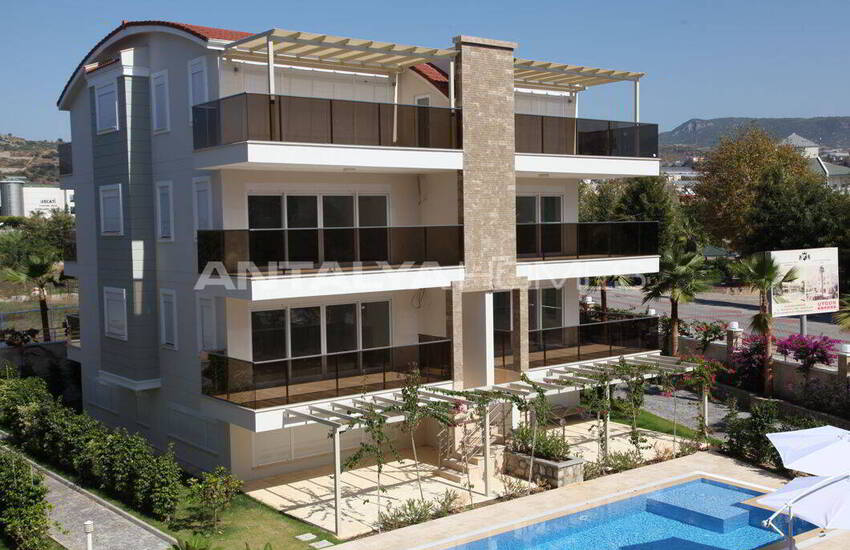 High Quality Ground Floor and Penthouse Flats in Alanya 13