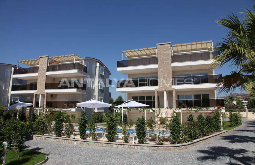High Quality Ground Floor and Penthouse Flats in Alanya 11