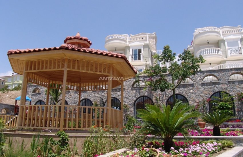 Triplex Detached Villas with Private Pool in Alanya Konakli 16
