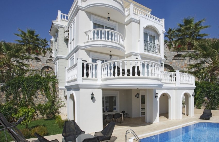 Triplex Detached Villas with Private Pool in Alanya Konakli 2