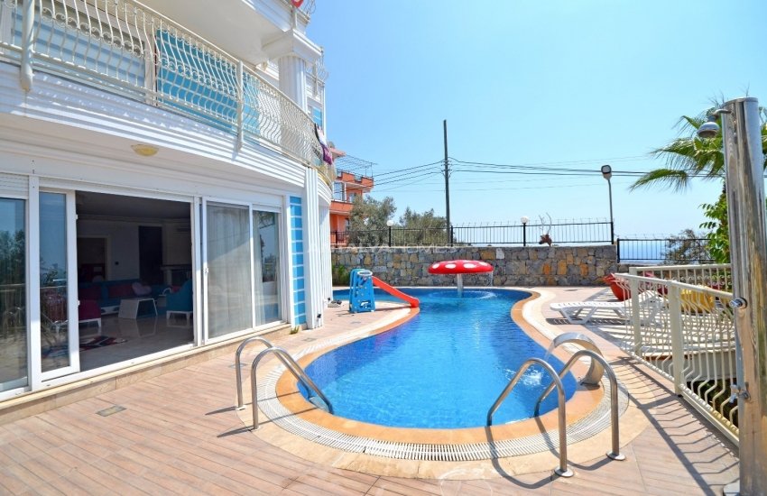 Capacious Houses in Alanya with Swimming Pool and Garden 6