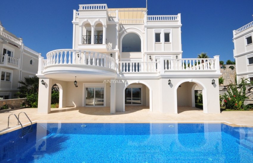 Moderne Villa Mit Privatem Pool Und Garten In Konakli 2