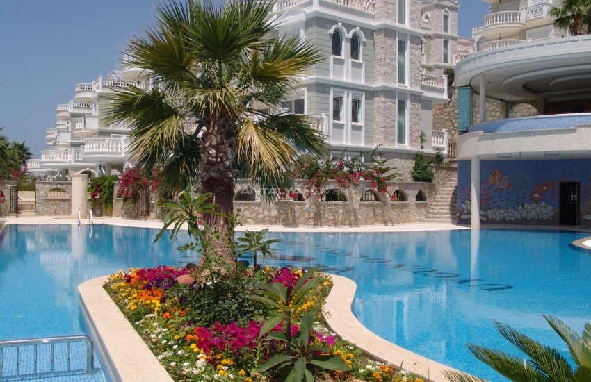 Moderne Villa Mit Privatem Pool Und Garten In Konakli 13