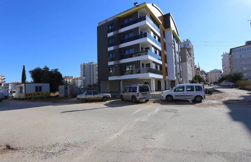 Middle Floor and Duplex Apartments in Antalya Muratpasa