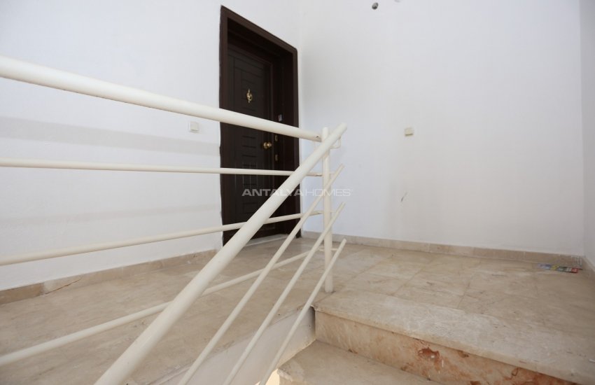 Duplex Apartment Close to the Lara Beach in Guzeloba Antalya 4