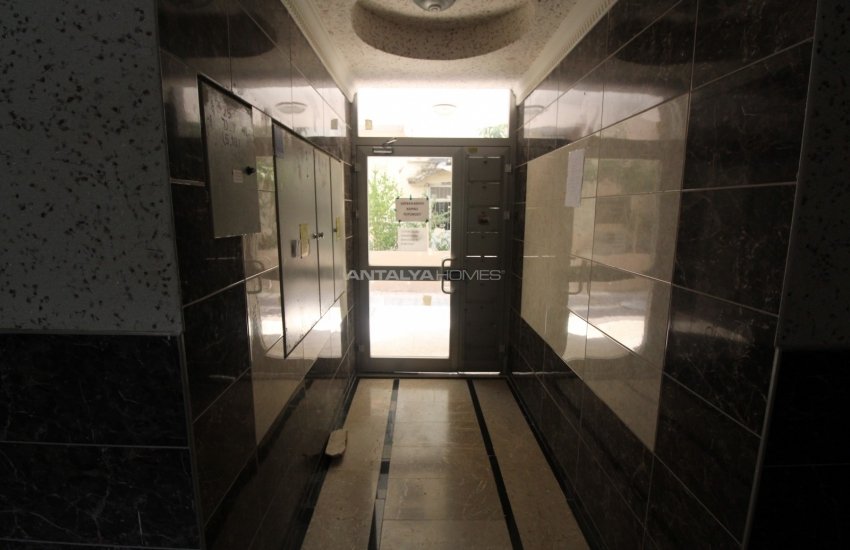 Ground Floor Apartment with an Outdoor Car Park in Antalya 4