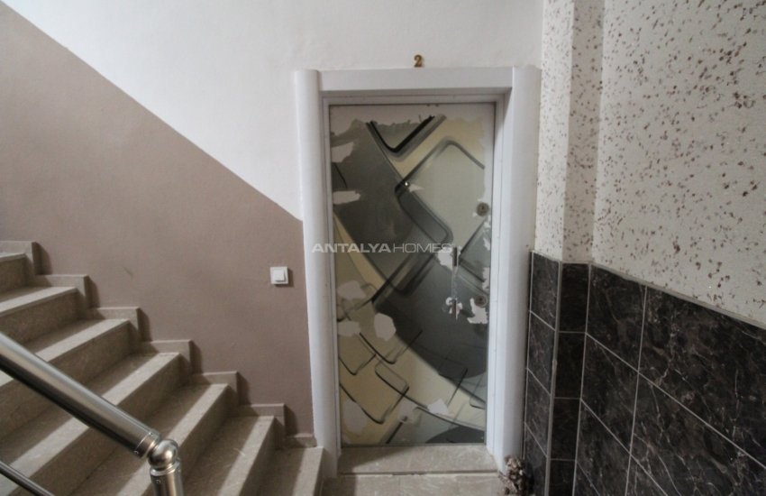 Ground Floor Apartment with an Outdoor Car Park in Antalya 6