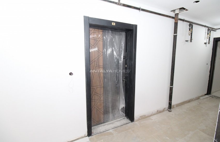 New Flats in a Tranquil and Decent Neighborhood in Antalya 9