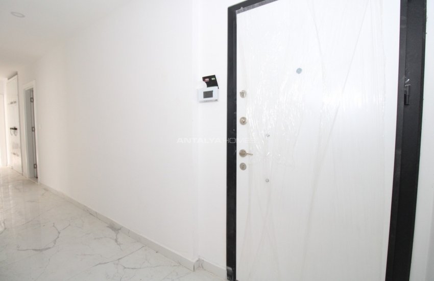 New Flats in a Tranquil and Decent Neighborhood in Antalya 8