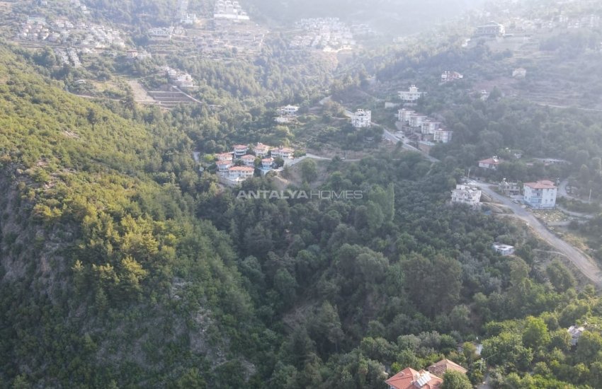 Land with Panoramic Sea and Nature Views in Alanya Center 2