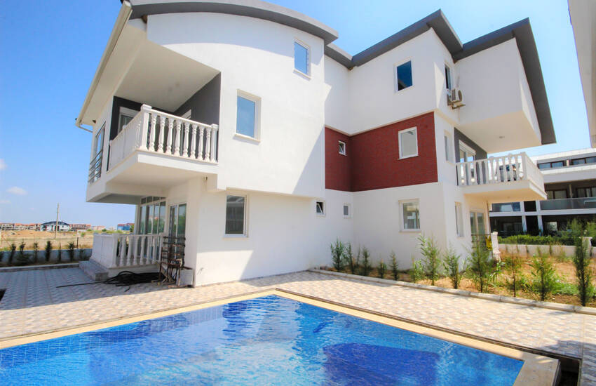 Well Located Spacious Duplex Apartment in Antalya Belek