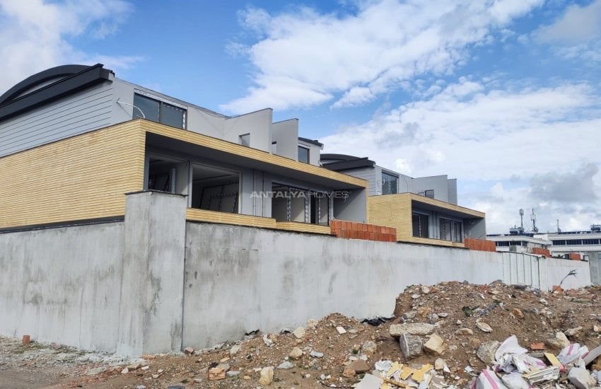 Semi-detached Villas Close to the Beach in Antalya Guzeloba 1