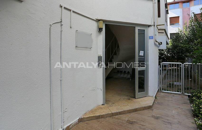 Well-maintained Turnkey Office in Antalya Lara District 6