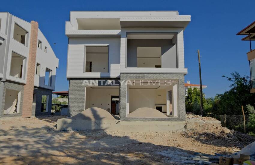 Triplex Villas Equipped with Rich Features in Antalya 8