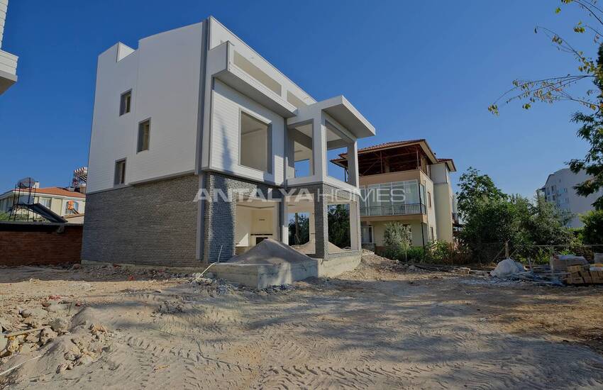 Triplex Villas Equipped with Rich Features in Antalya 9