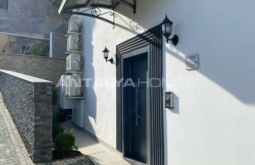 Luxe Villa Suitable for Citizenship with a Pool in Alanya 3