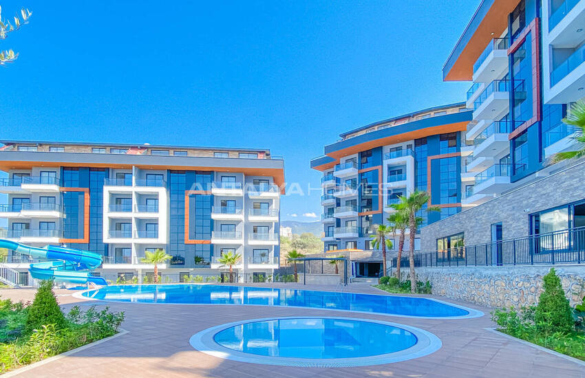 Flats in a Secure Complex with Swimming Pools in Kestel Alanya