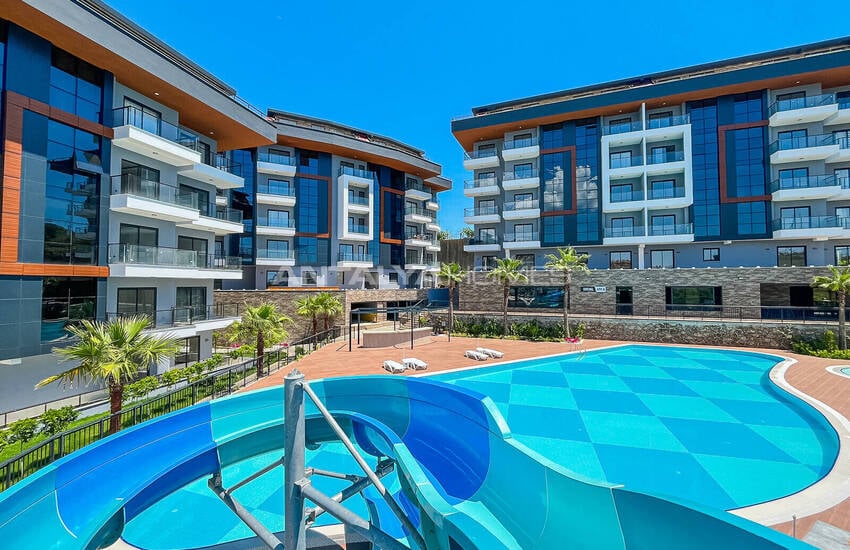 Flats in a Secure Complex with Swimming Pools in Kestel Alanya