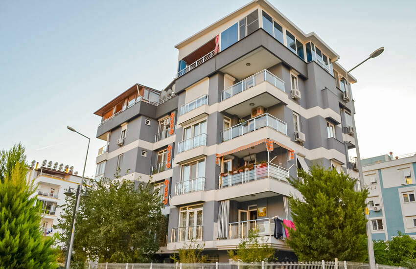 Ruim Appartement Op De Tuinverdieping Te Koop In Antalya Lara