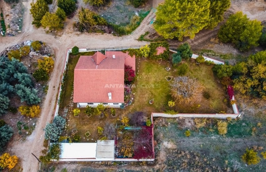 Specially-designed House with Garden in Antalya Aksu 1