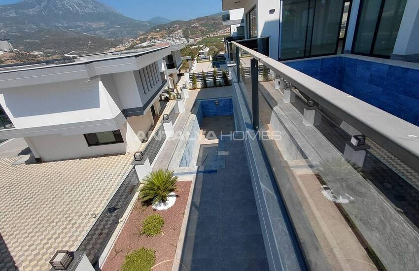 Villas Vue Sur Château Et Mer Avec Piscines Privées À Alanya 7