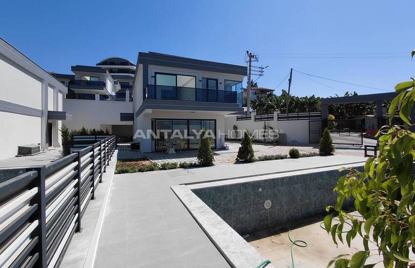 Villas Vue Sur Château Et Mer Avec Piscines Privées À Alanya 4