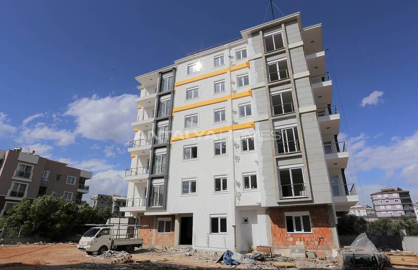 New Apartments in a Well-maintained Complex in Antalya Kepez 1