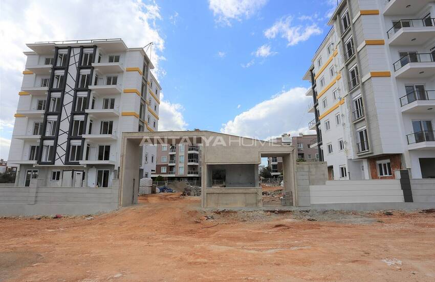 New Apartments in a Well-maintained Complex in Antalya Kepez 2