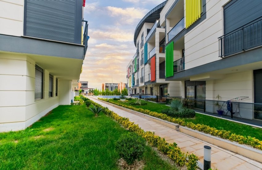 Properties in a Well-maintained Complex in Antalya Muratpasa 2