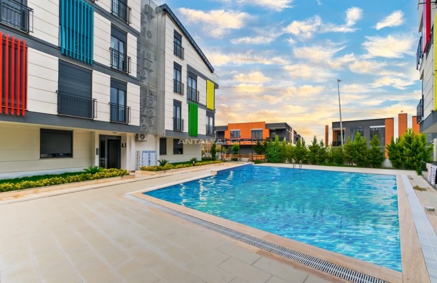 Properties in a Well-maintained Complex in Antalya Muratpasa 4